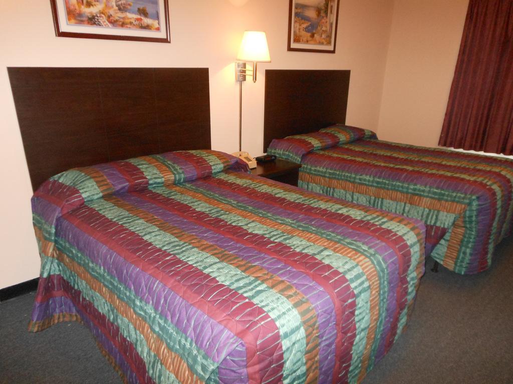 Intown Suites Extended Stay Select Hampton Va Εξωτερικό φωτογραφία