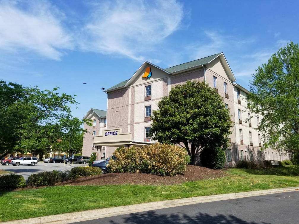 Intown Suites Extended Stay Select Hampton Va Εξωτερικό φωτογραφία